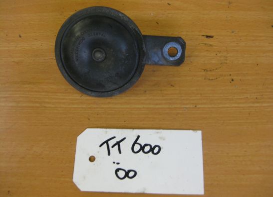 Horn Triumph TT 600