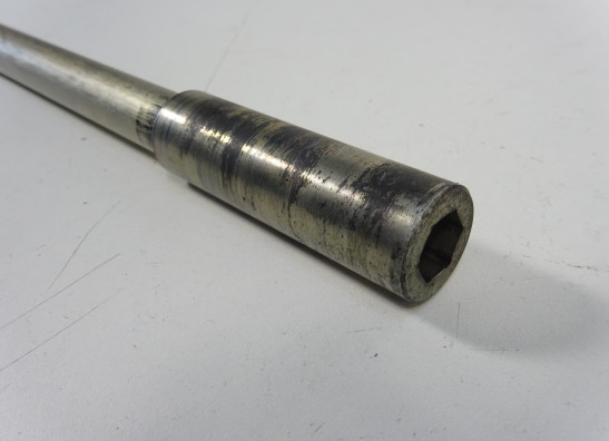 Axle front Suzuki Burgman 650