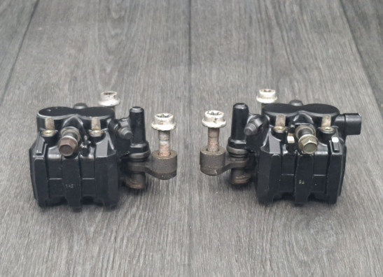 Brake calipers front Triumph Trident 900