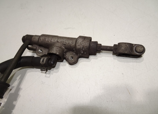 Rempomp achter Suzuki XF 650 Freewind