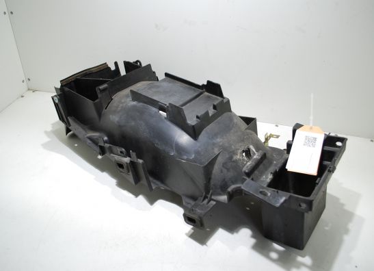 Rear fender Yamaha GTS 1000