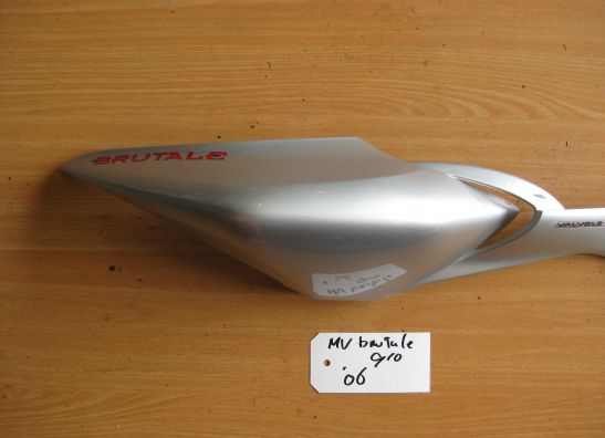 Rechter achterkant MV Agusta 910 Brutale