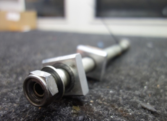 Hinterradachse Honda NT 1100 DCT