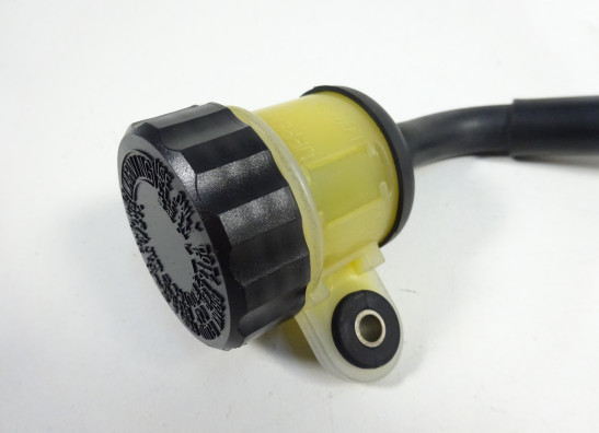 Rempomp achter Yamaha FZ8