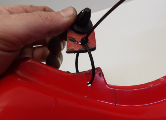 Cowl left rear Suzuki GSF 600 650 Bandit 