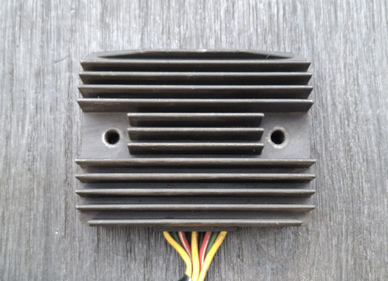 Spanningsregelaar Honda VFR 800 I