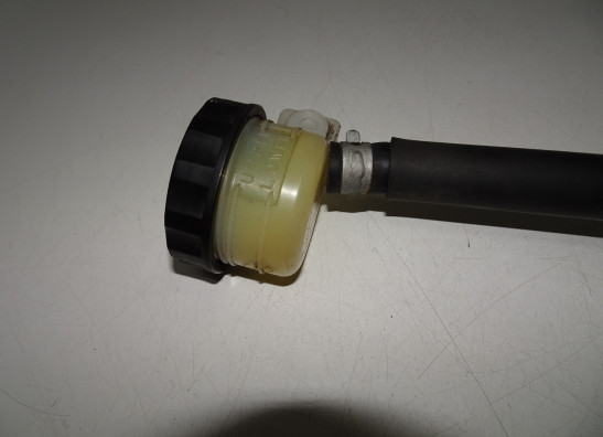 Rempomp achter Kawasaki ZR 7