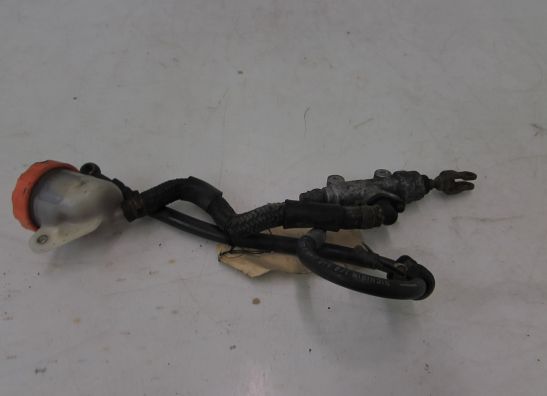 Rempomp achter Honda CBR 1000 F