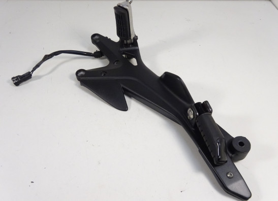 Fussrastetrager vorne rechts Honda CBF 600