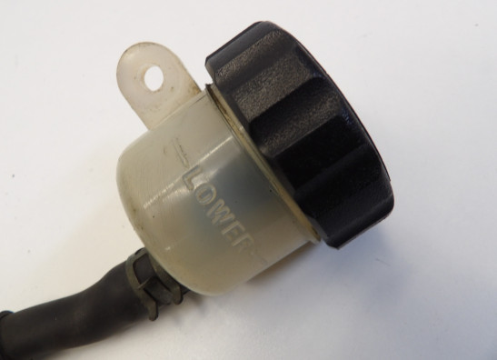 Rempomp achter Yamaha FAZER 600