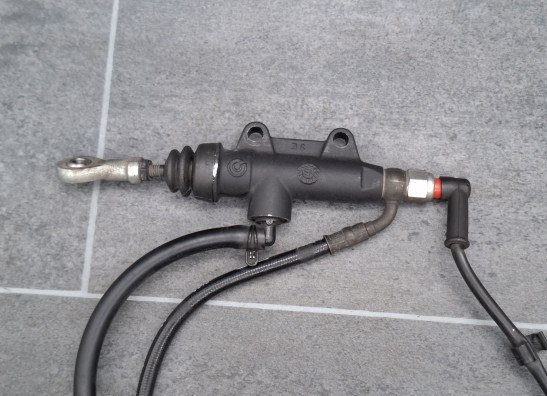 Rempomp achter KTM 1290 Super duke