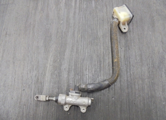 Rempomp achter Honda CBR 600 F