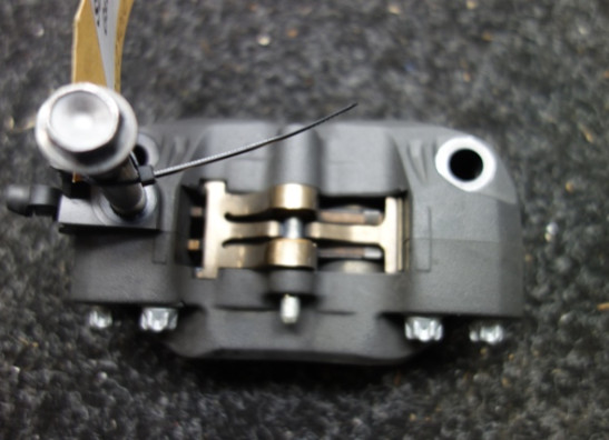 Brake caliper right front Suzuki GSX S 750