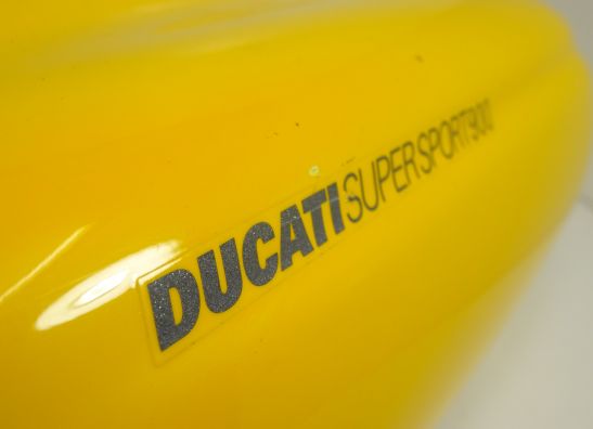 Rechter achterkant Ducati 900 SS Supersport