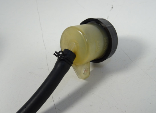 Rempomp achter Ducati monster 696