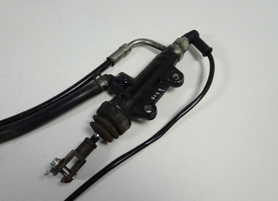 Rempomp achter KTM 125 Duke