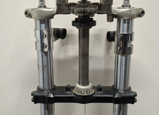 Voorpoten compleet Suzuki Madura 1200