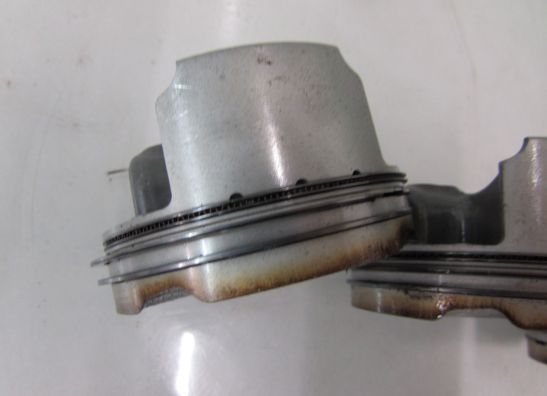 Kolben Suzuki GSR 600