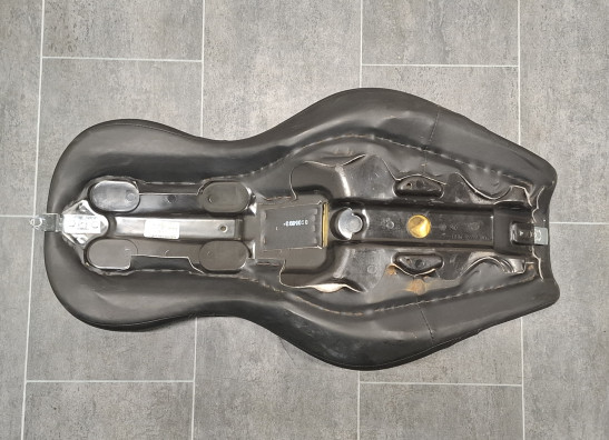 Zadel Harley Davidson FLD Switchback