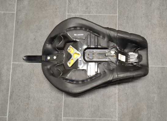 Zadel Harley Davidson XL883N Iron 883