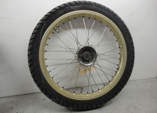 Voorvelg met band Cagiva W16 600