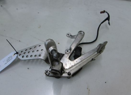 Main step holder right Yamaha YZF R1