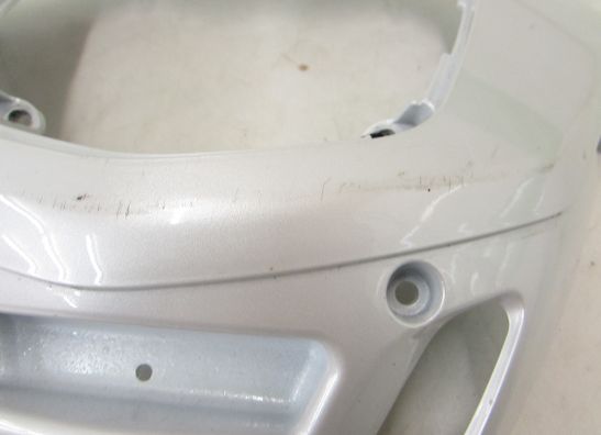 Topkuip verbinding onder Piaggio MP3 500 LT