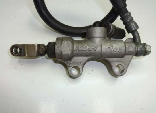 Rempomp achter Kawasaki ZX 9 R