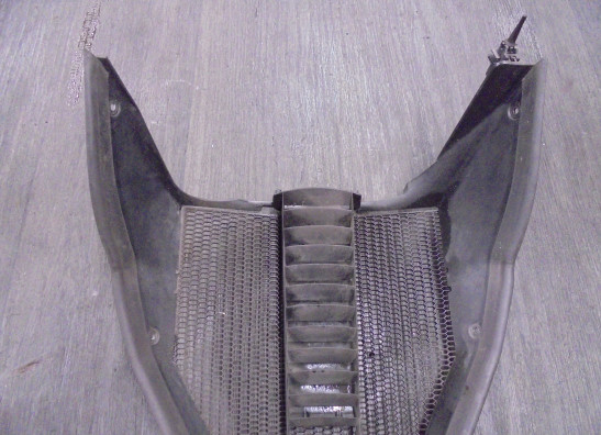 Cowl V shape under BMW K 1300 S