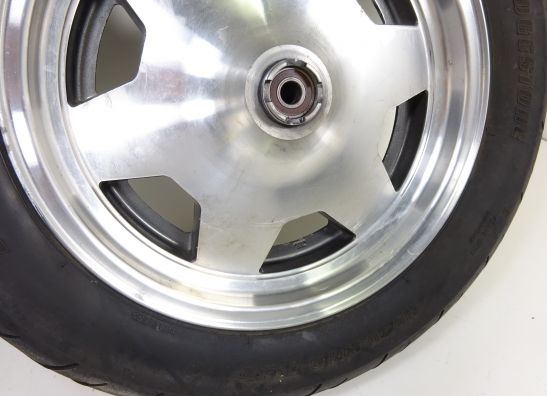 Felge vorne mit Reife Suzuki Burgman AN 250
