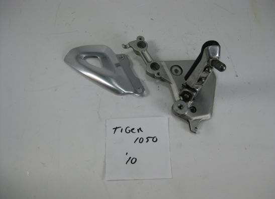 Main step holder right Triumph Tiger 1050