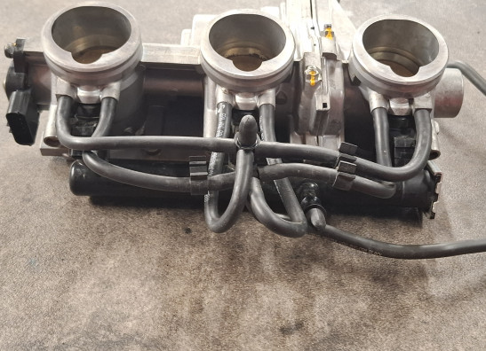 Gasklephuis Triumph Speed triple RS