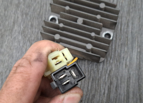 Spanningsregelaar Suzuki SV 650