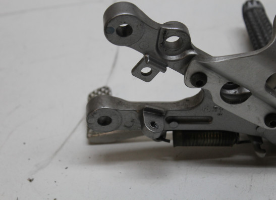 Fussrastetrager vorne rechts Yamaha YZF R6