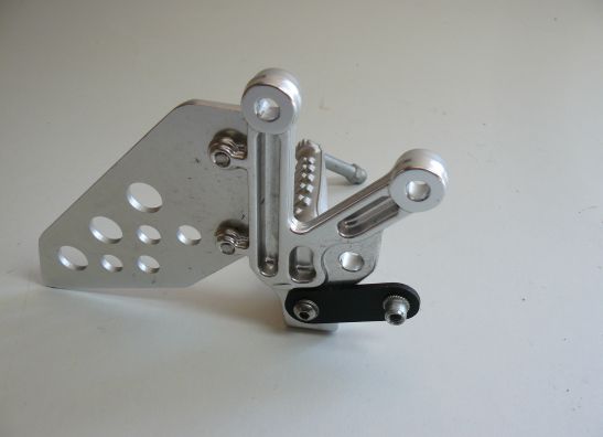 Fussrastetrager vorne links Aprilia Tuono 1000