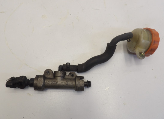 Rempomp achter Honda CBR 600 F