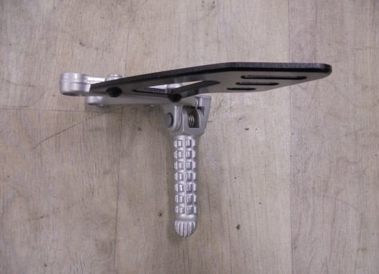 Fussrastetrager vorne links Aprilia Tuono V4