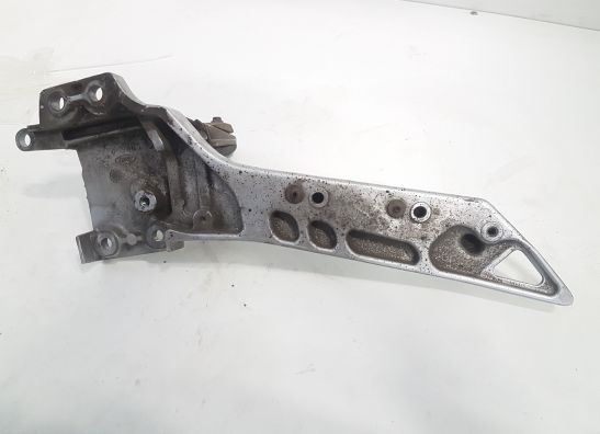 Fussrastetrager vorne links Yamaha FJR 1300