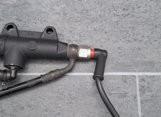 Rempomp achter KTM 1290 Super duke