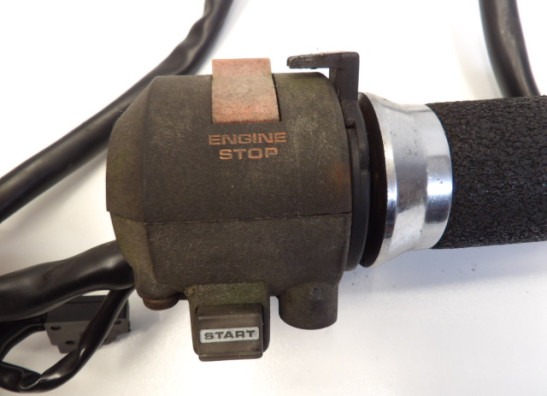 Handlebar switch assy right Honda VF 700  750 C Magna