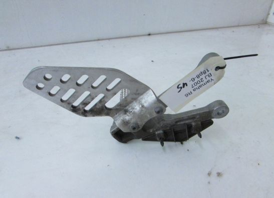 Fussrastetrager vorne links Yamaha YZF R6