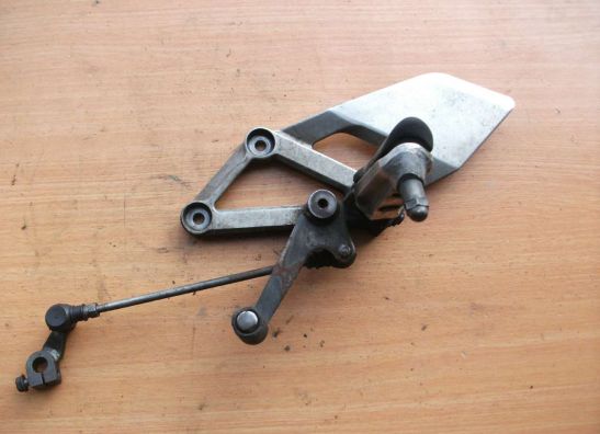 Fussrastetrager vorne links Honda CBR 600 F
