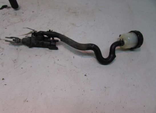 Rempomp achter Yamaha XJ 900 S Diversion