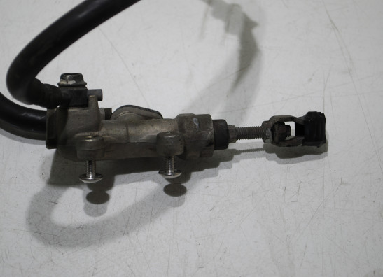 Rempomp achter Suzuki GSX R 1300 Hayabusa