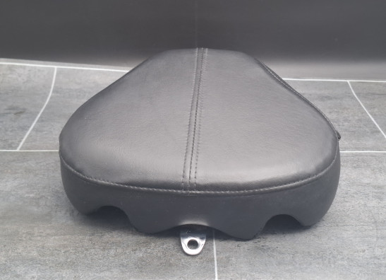 Zadel Harley Davidson FLSTN Deluxe