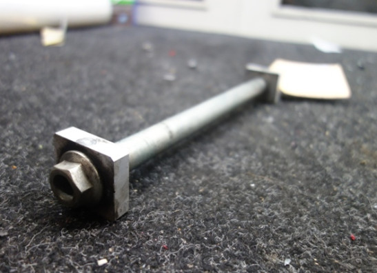 Rear axle Kawasaki Z 900