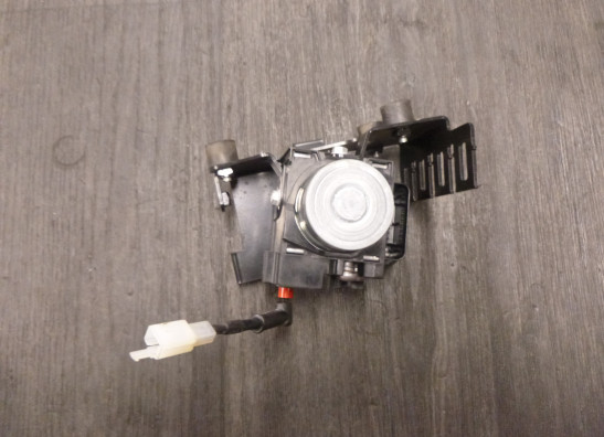 ABS pomp Husqvarna Svartpilen 701