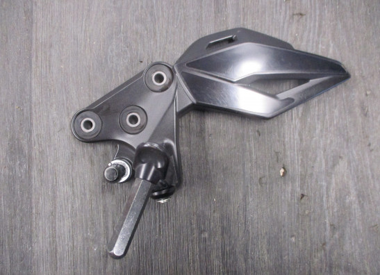 Fussrastetrager vorne links Suzuki GSX S 750