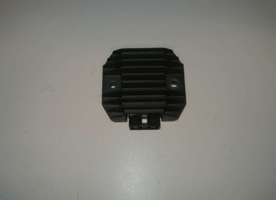 Spanningsregelaar Yamaha TDM