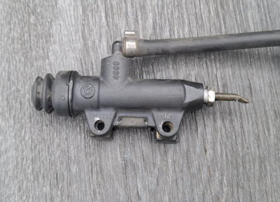 Rempomp achter BMW R 1100 RT